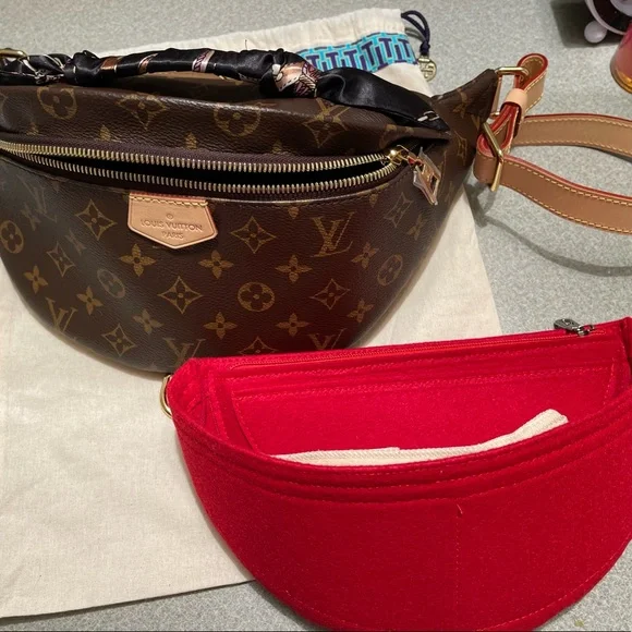 ❌❌SOLD❌❌Louis Vuitton bumbag brand new with microchip made in france $5,000 - Picture 5 of 5